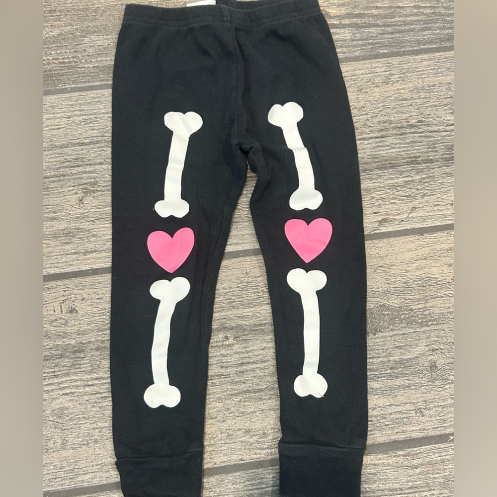 Carter’s Skeleton PJs - Picture 4 of 6
